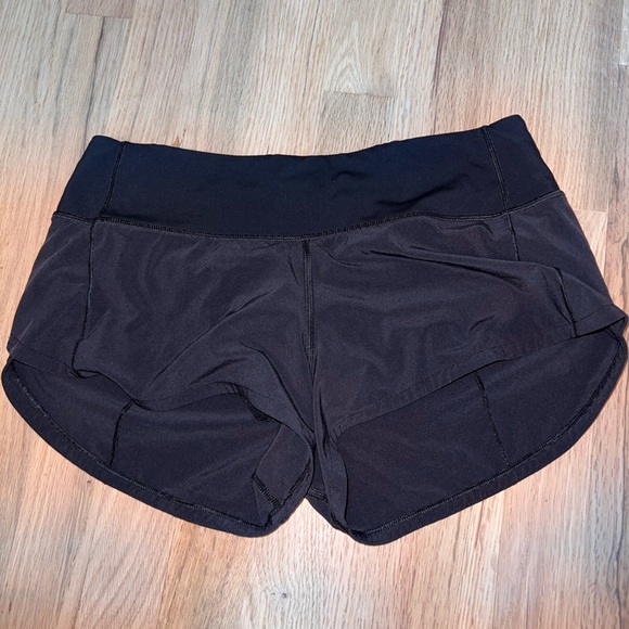 Lululemon short inseam 2.5” - Picture 2 of 3